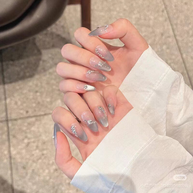 [Grayish Blue Broken Diamond] Pure Hand-worn Armor French Cat's Eye Niche Design Light Luxury Elegant White Removable Manicure