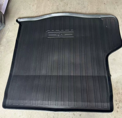 E-1, QM5 trunk mat — Trunk Mat - 2018-2022-hongqi-h5-pure-gasoline-with-a-net-pocket-on-the-right-side-default-item