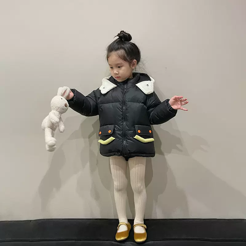 女童冬装新款洋气羽绒服韩版卡通笑脸撞色加厚保暖连帽短款外套潮