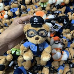 ネット赤交通警官熊警察ネット赤公仔キーホルダー人形鉄騎ストラップテディベアかわいいぬいぐるみ