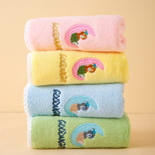 批发珊瑚绒卡通月亮熊刺绣可爱加厚吸水毛包边巾家用加logo