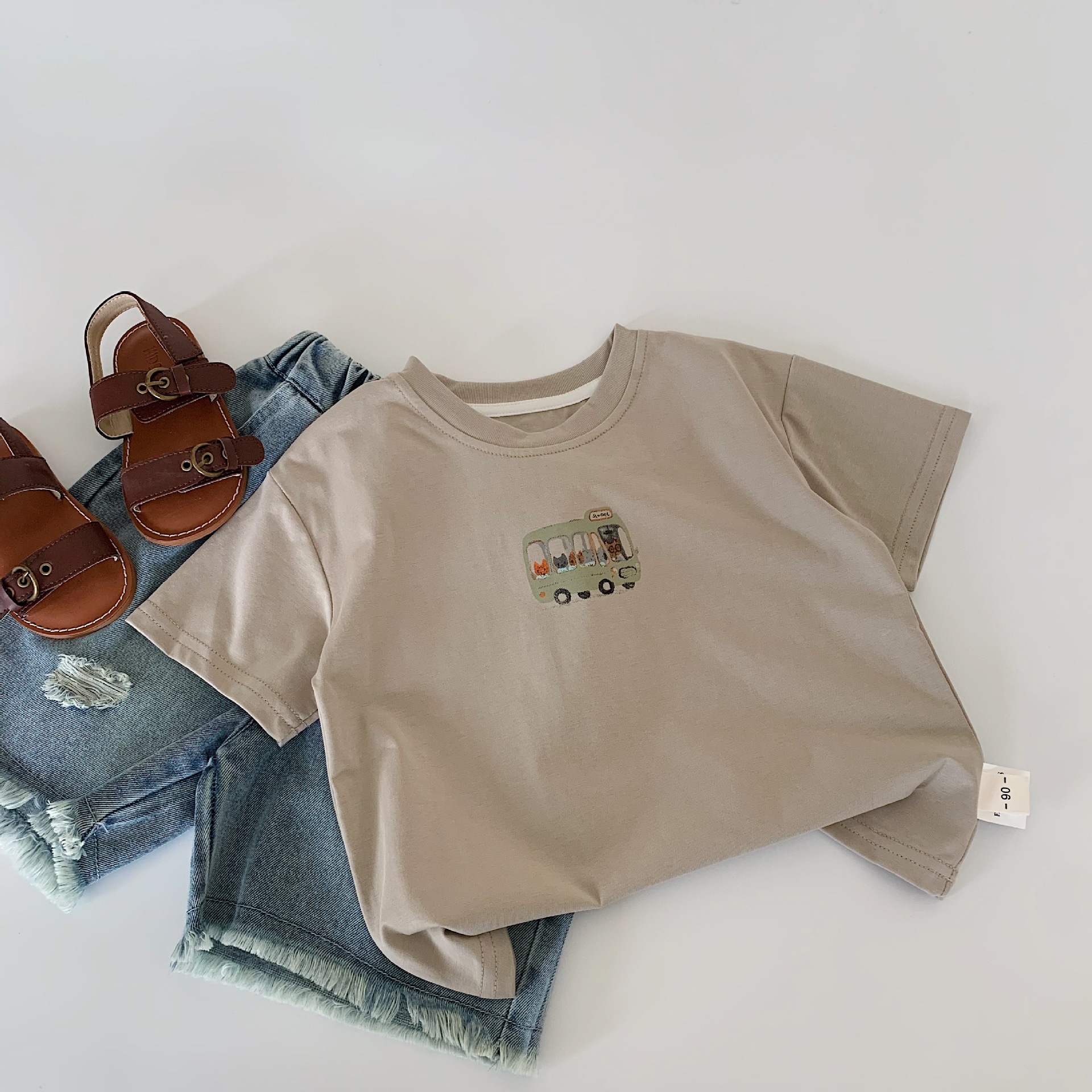 Camiseta de manga corta de verano para niños Maibao 2025 verano nuevo suéter de estilo occidental para niños coreanos