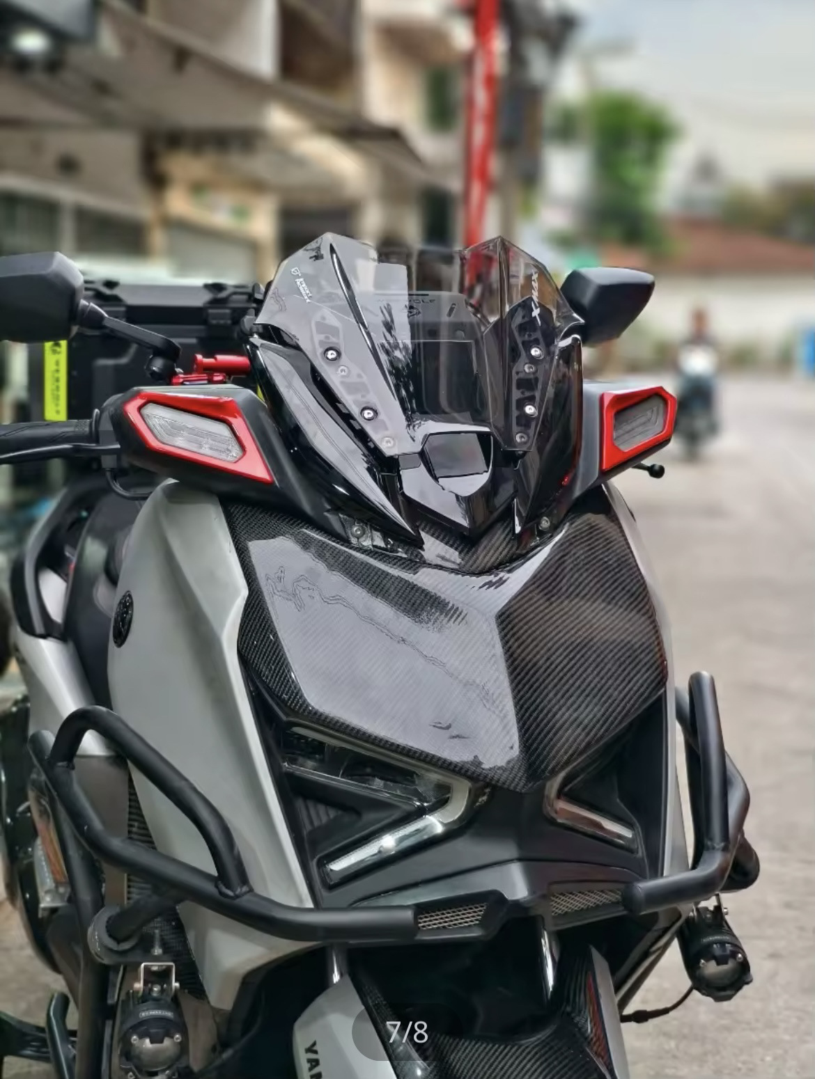 Suitable for 23-24 Yamaha Xmax300 Modified Front Windshield Bracket Decorative Strip Competitive Small Windshield