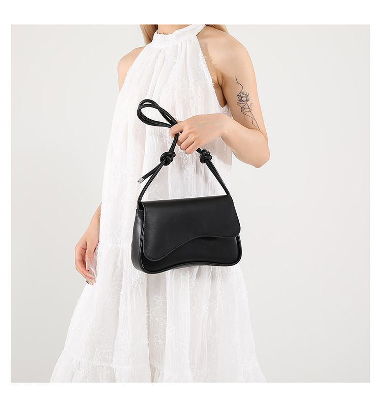Underarm bag for women, new autumn 2024 fashion and niche design, single-shoulder crossbody bag, stylish and relaxed small square bag undefined