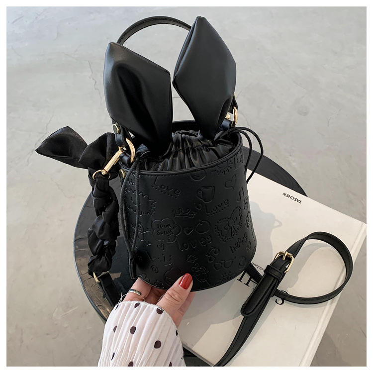 New Trendy Fashion Wild Messenger Bucket Bag display picture 6