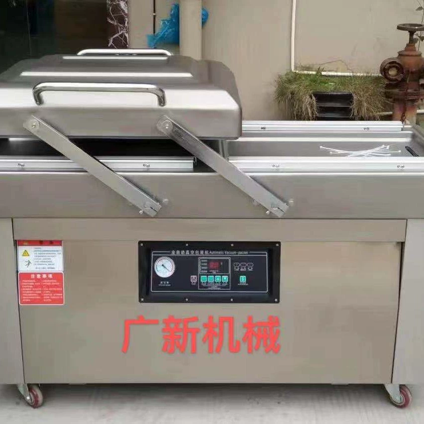 Производитель поставляет двухкамерную вакуумную машину 600, полностью автоматическую вакуумную упаковочную машину для влажной и сухой уборки пищевых продуктов