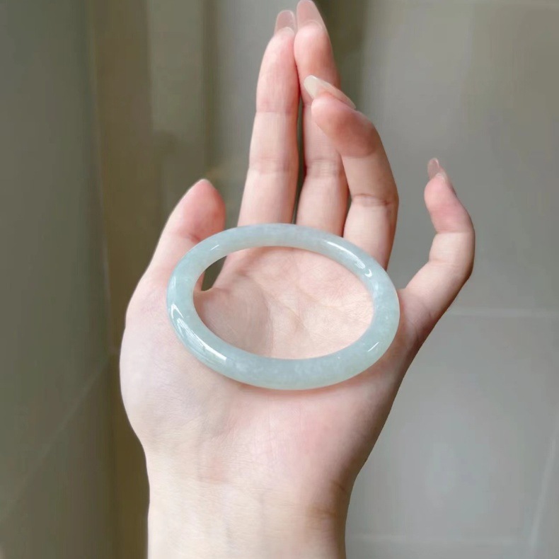Vòng tay ngọc bích Miến Điện chính hãng phong cách quốc gia, dáng tròn mảnh leng keng chi tiết 1