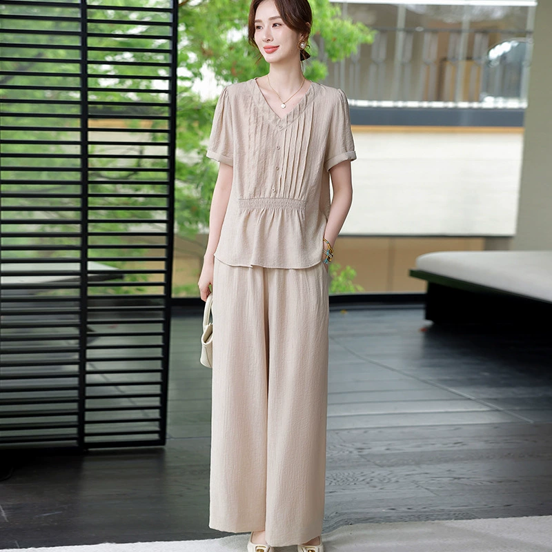 Мама среднего возраста с короткими рукавами топ летняя одежда 2025 новый средний и пожилой костюм женская леди иностранный темперамент набор из двух частей