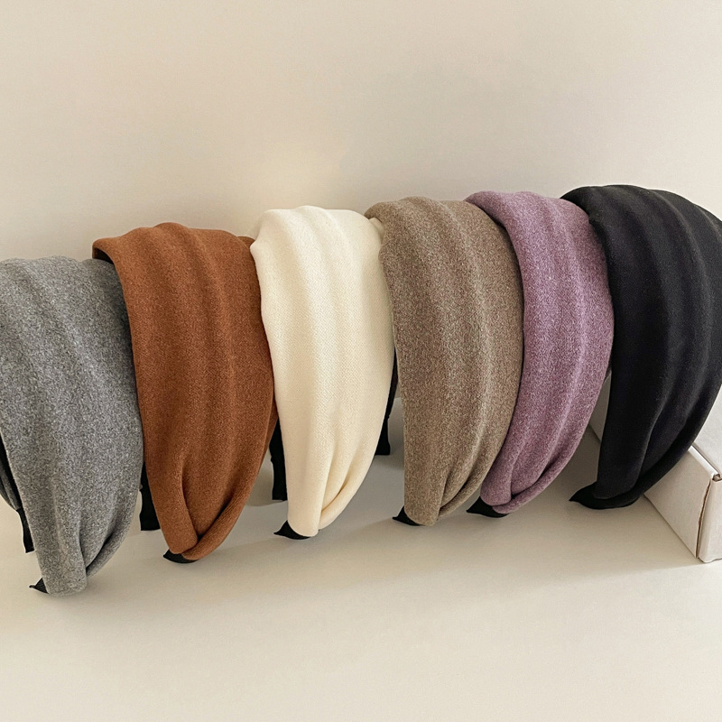Otoño y invierno cráneo alto amplio borde banda de cabello de estilo femenino de alto nivel de estilo extranjero banda de cabello de moda para salir temperamento universal toque de cabello