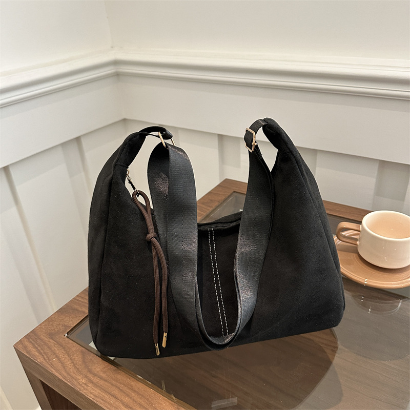 Bolso de mujer otoño y invierno 2024 nuevo estilo retro nicho tendencia brazo bolso universal bolso de hombro diario