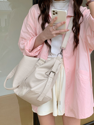 Trendy cool portable travel bag for women 2025 new Korean style casual tote bag large capacity crossbody bag luggage bag