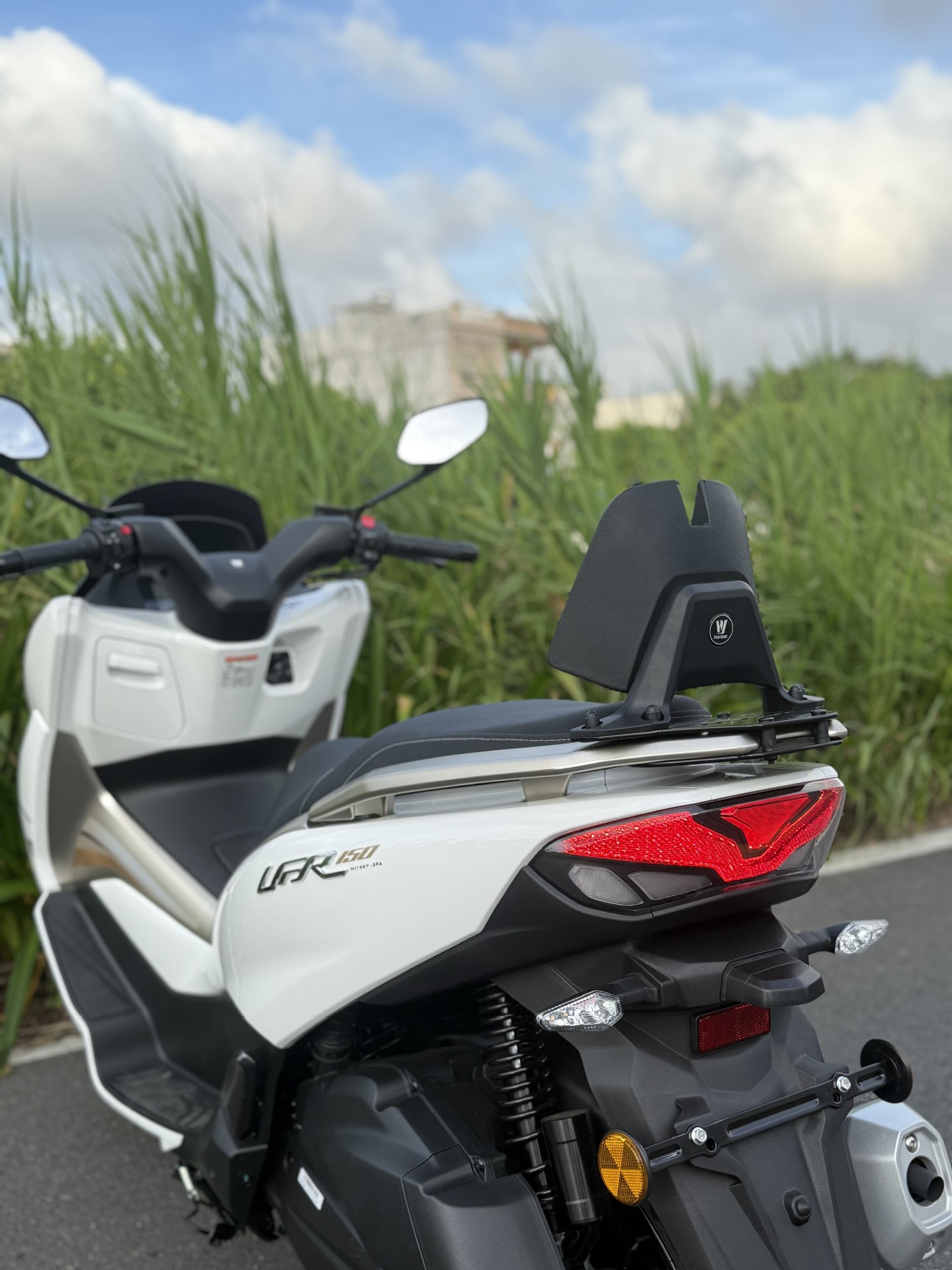Suitable for Haojue Ufr150 Backrest Modified Ufr with Rear Passenger Backrest and Rear Passenger Lumbar Support for Non-Destructive Installation