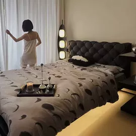 实木床;桌类、茶几;餐桌