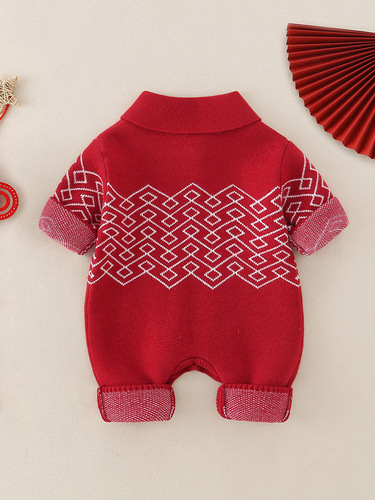 New Red Baby Worship Winter Outfit for Girls Aged 0-2, Festive and Thick Onesie
