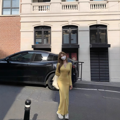 [Original Recipe] Autumn/Winter Long-Sleeve Sheath Body-Sculpting Dress with a Stylish Design—Yellow Hue That Brightens the Skin, Perfect as an Inner Layered Skirt