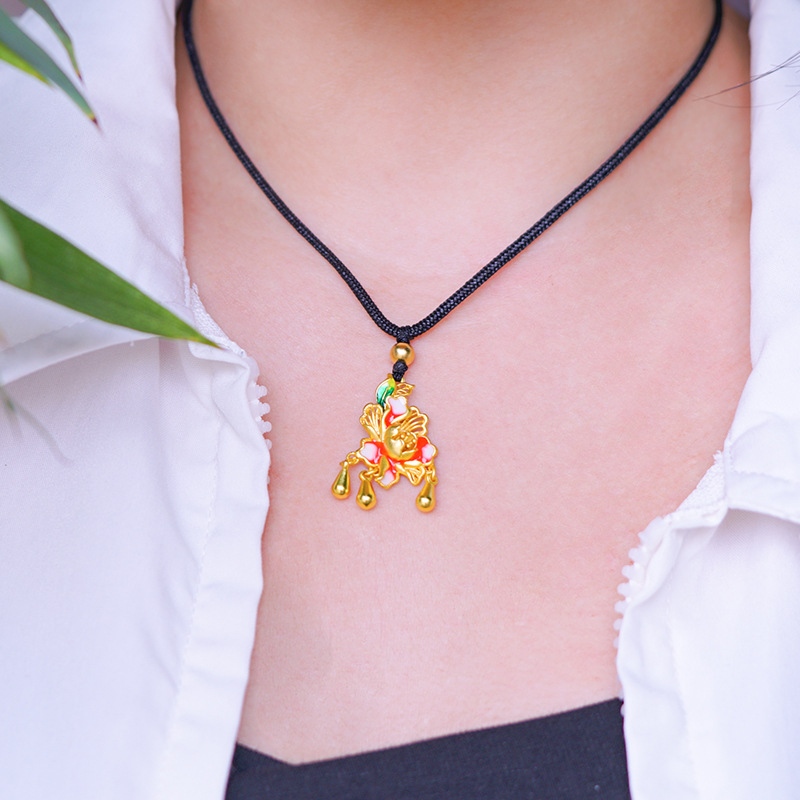 Antiguo método de oro de arena vietnamita estilo chino peonía mosaico collar de campanas de moda nacional retro temperamento femenino en línea al por mayor