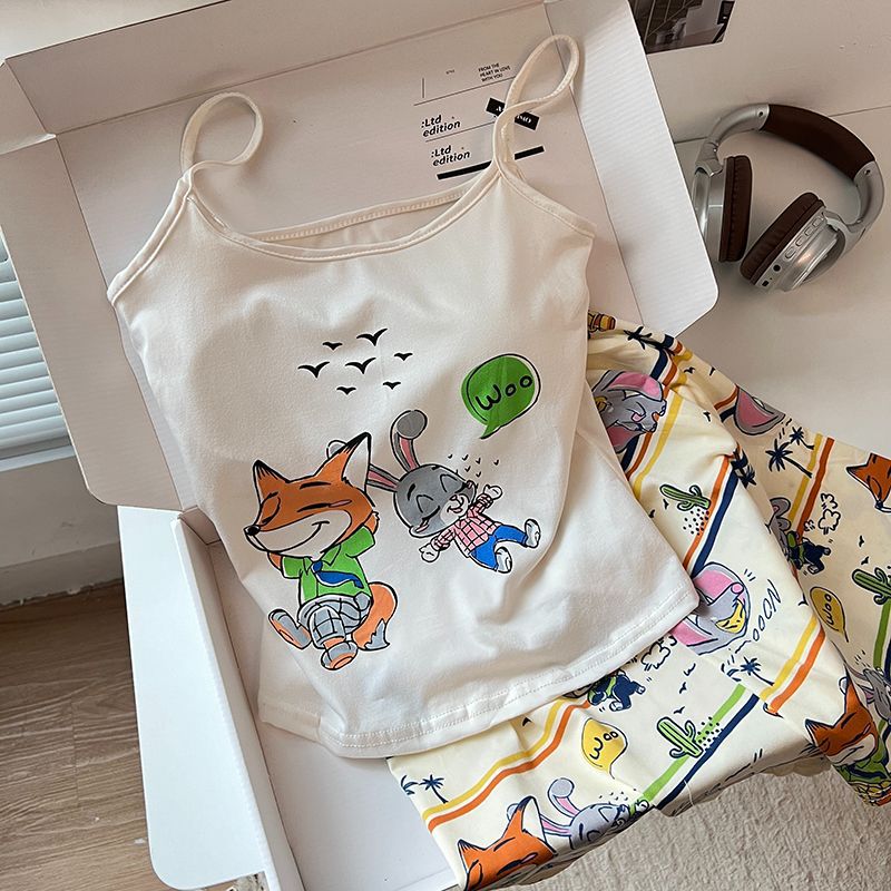 Dulce niña Kitty cojín para el pecho cabestrillo lindo pijama mujer verano 2025 nuevo traje de pantalones cortos a rayas ropa de casa