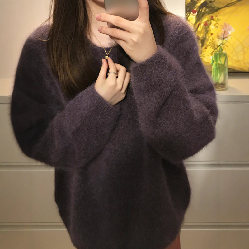 紫の柔らかいモチモチのアライグマの毛のプルオーバーのセーターの女性の厚い冬の怠惰な風のゆったりしている高級感の丸首の中でニットを掛けます。|undefined