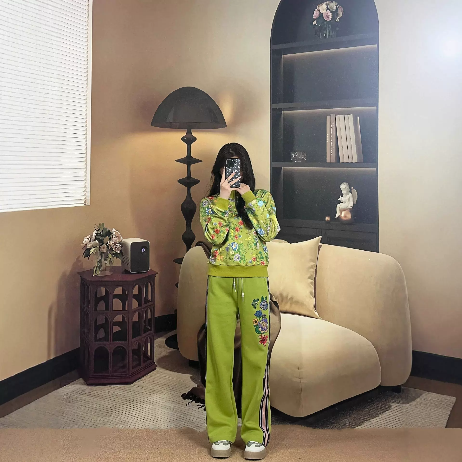 秋冬季休闲套装时尚女装高级感上班通勤女装俩件套鲜花图案运动装