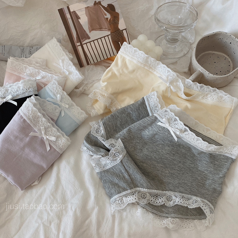 Lace underwear with bow