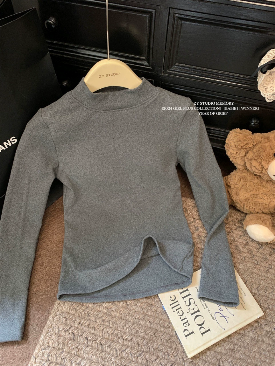 Сатиновый демисезонный длинный рукав, тёплый цветной топ с чашками, slim fit