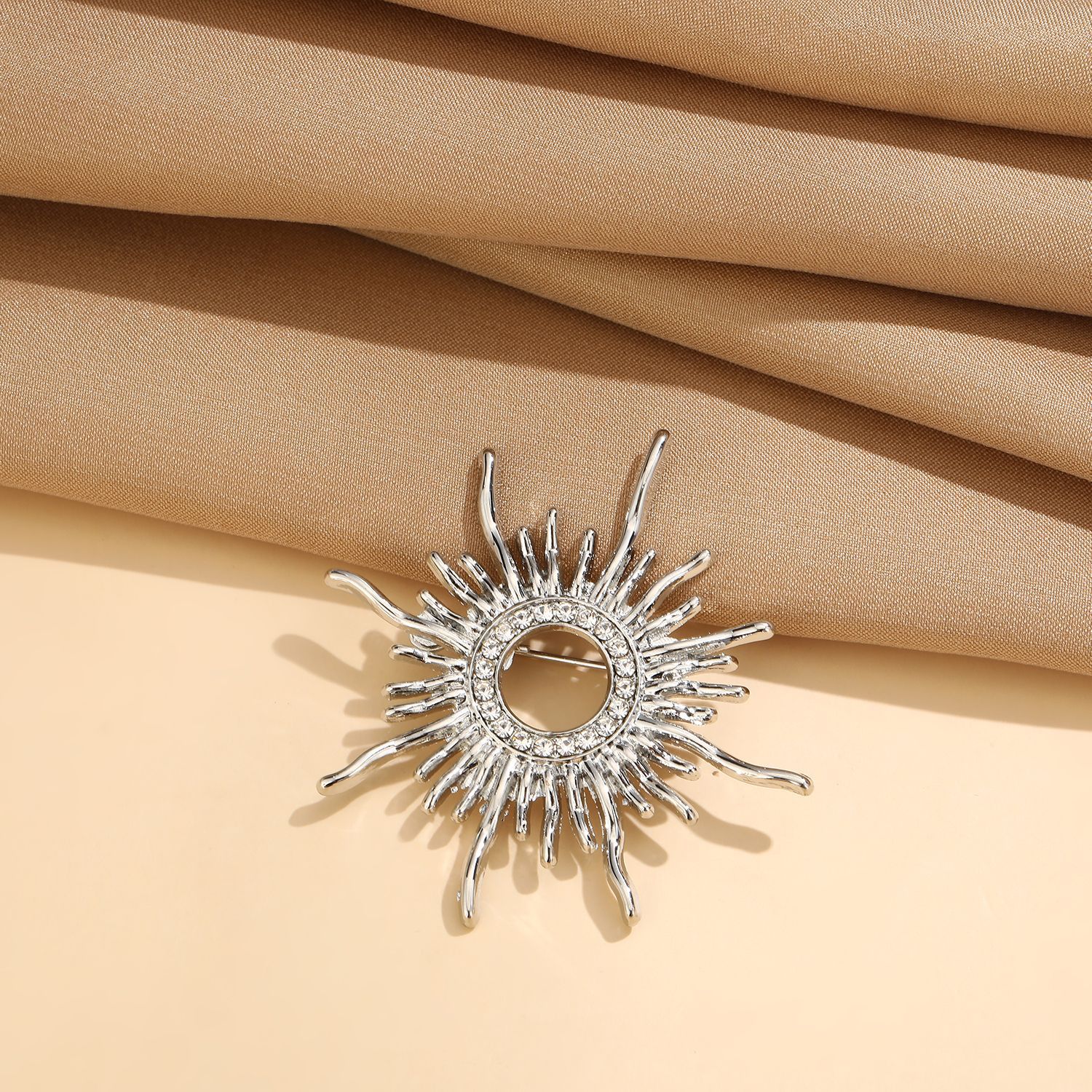 Mittelalterlicher Haarschmuck Mit Barocker Emaille Und Kristallen_voghion.com