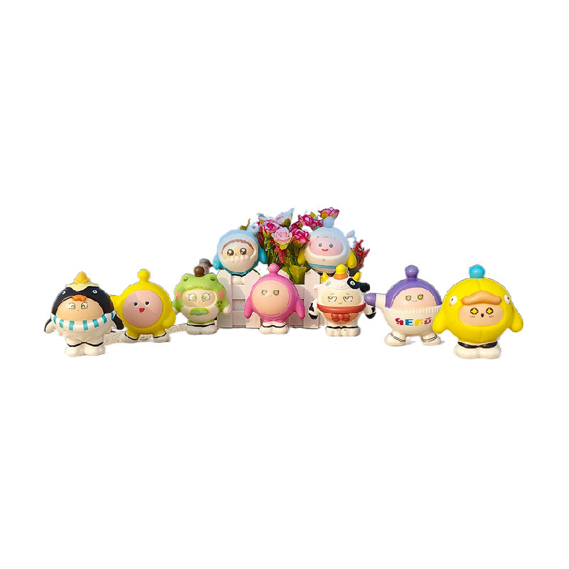 卵の子のパーティーはゆっくりと弾みます。おもちゃは減圧して神器の子供のかわいい人形の事務室の子供を発散します。|undefined