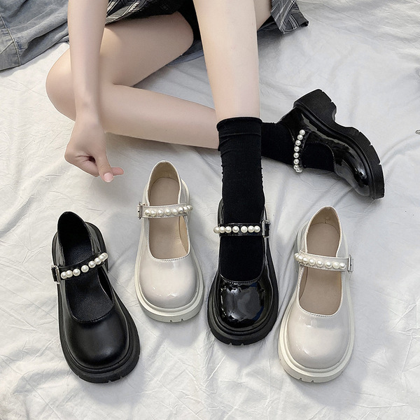 Retro Mary Jane shoes with a strap platform English style