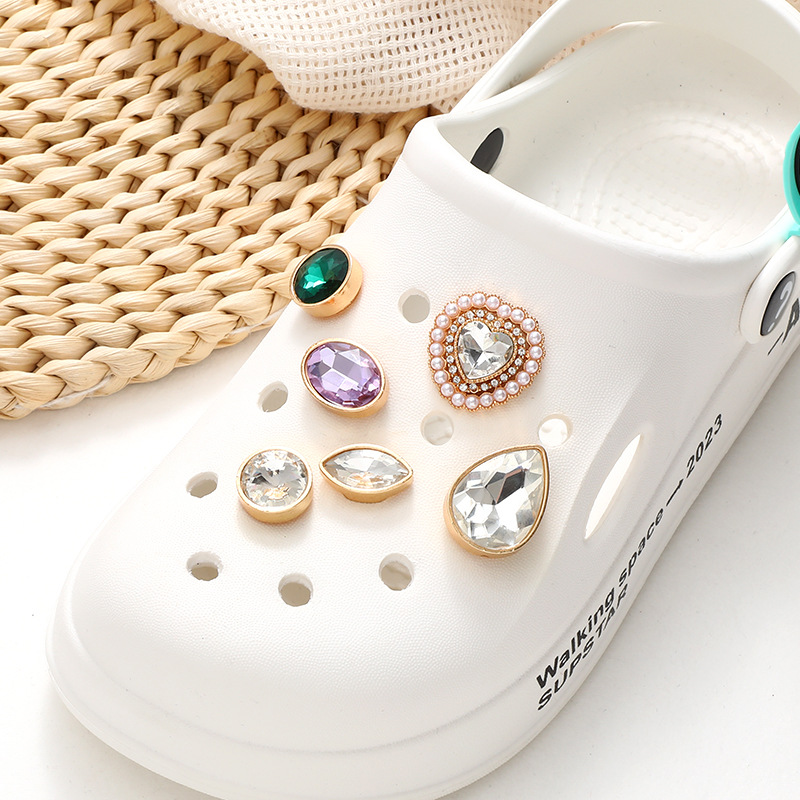 12g Weight Shoe Buckle Jewelry Making Type 26*25mm Jewelry Making Size Artificial Pearls, Zircon Inlay Material DIY Jewelry Accessories Classification 1 Piece Quantity Zinc alloy Material Starfish, Heart Shape, Snowflake Pattern Plating Design Lady Style 1 Piece 26*25mm Zinc Alloy Artificial Pearls Zircon Starfish Heart Shape Snowflake Shoe Buckle Jewelry Accessories 无