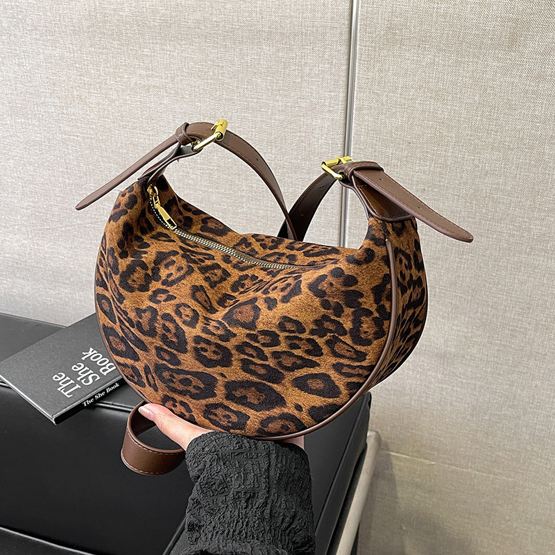 Bolso pequeño con estampado de leopardo retro mujer 2024 otoño e invierno nuevo bolso de bola de masa de un solo hombro moda estilo occidental textura alta bandolera