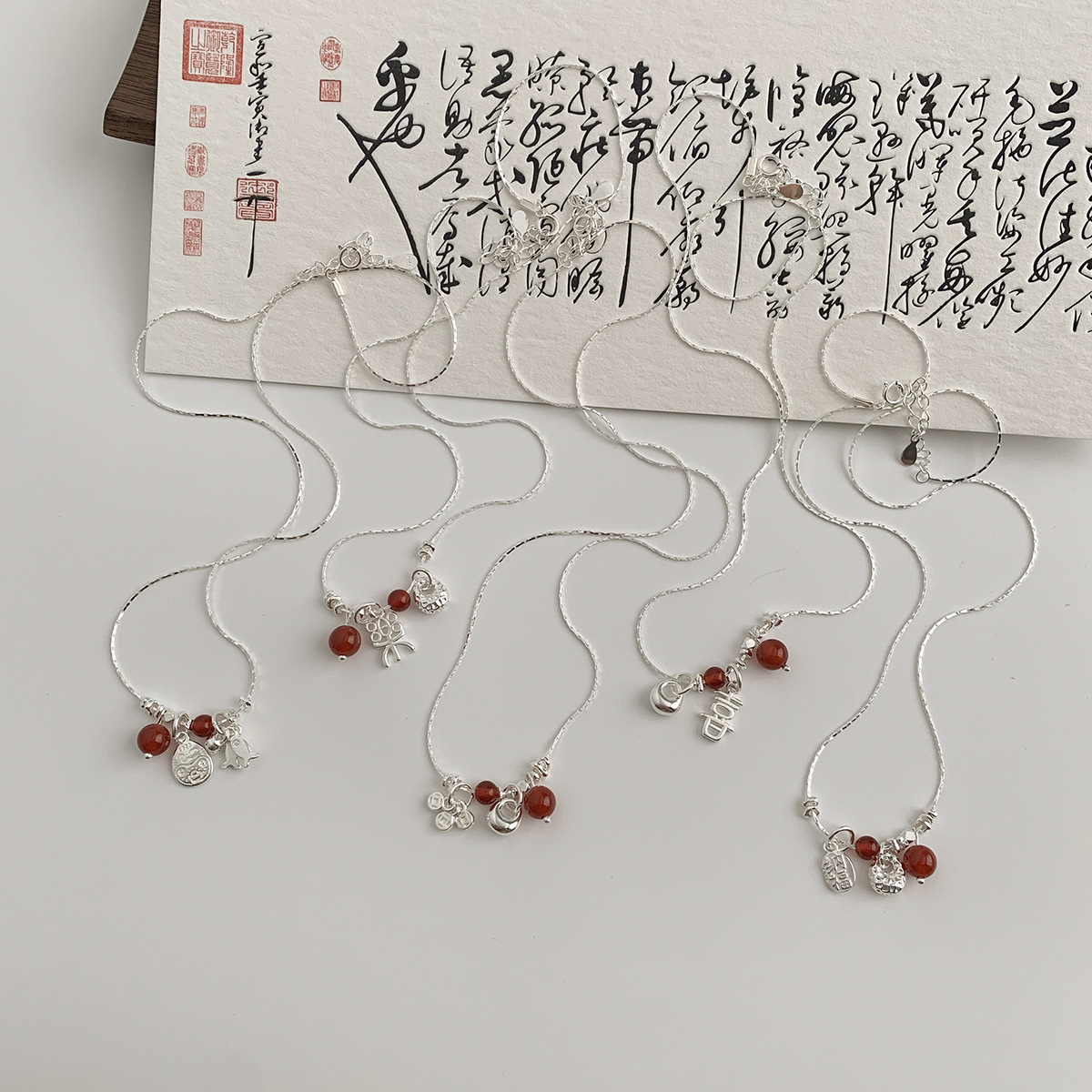 新中式国风复古风喜乐福袋招财猫钱币纳福红玛瑙S92纯银项链女士H