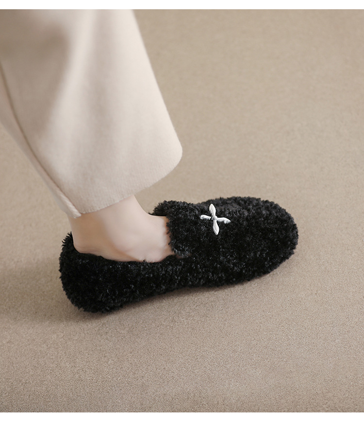 Pantofole basse da donna in peluche con punta tonda_voghion.com