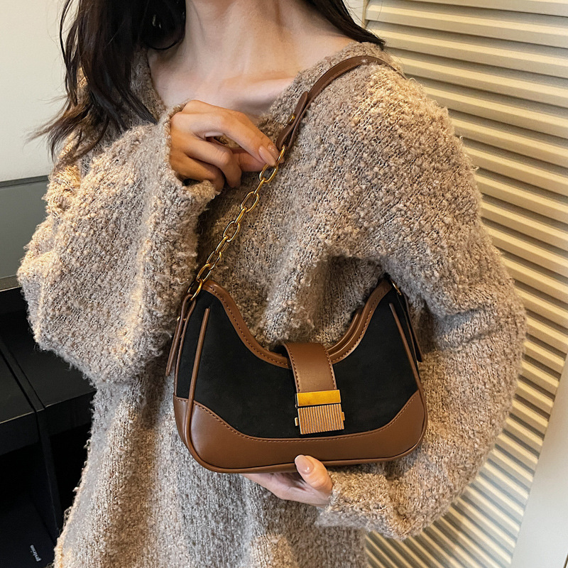 Nicho transfronterizo cadena brazalete para mujeres otoño / invierno 2025 nuevo estilo popular retro bolso de hombro de moda versátil mochila
