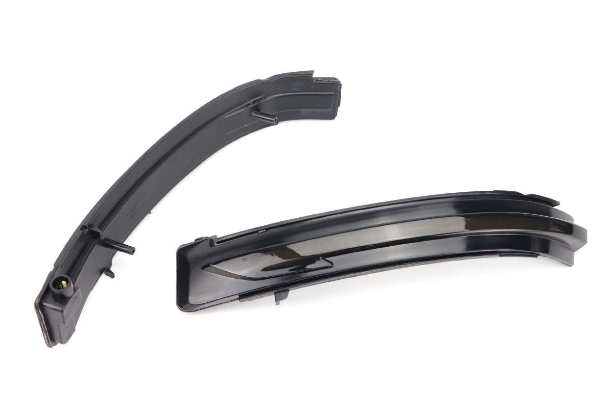 Suitable for Nissan Qashqai X-Trail T32 Qijun Np300 Car Led Rearview Mirror Sequential Turn Signal Light