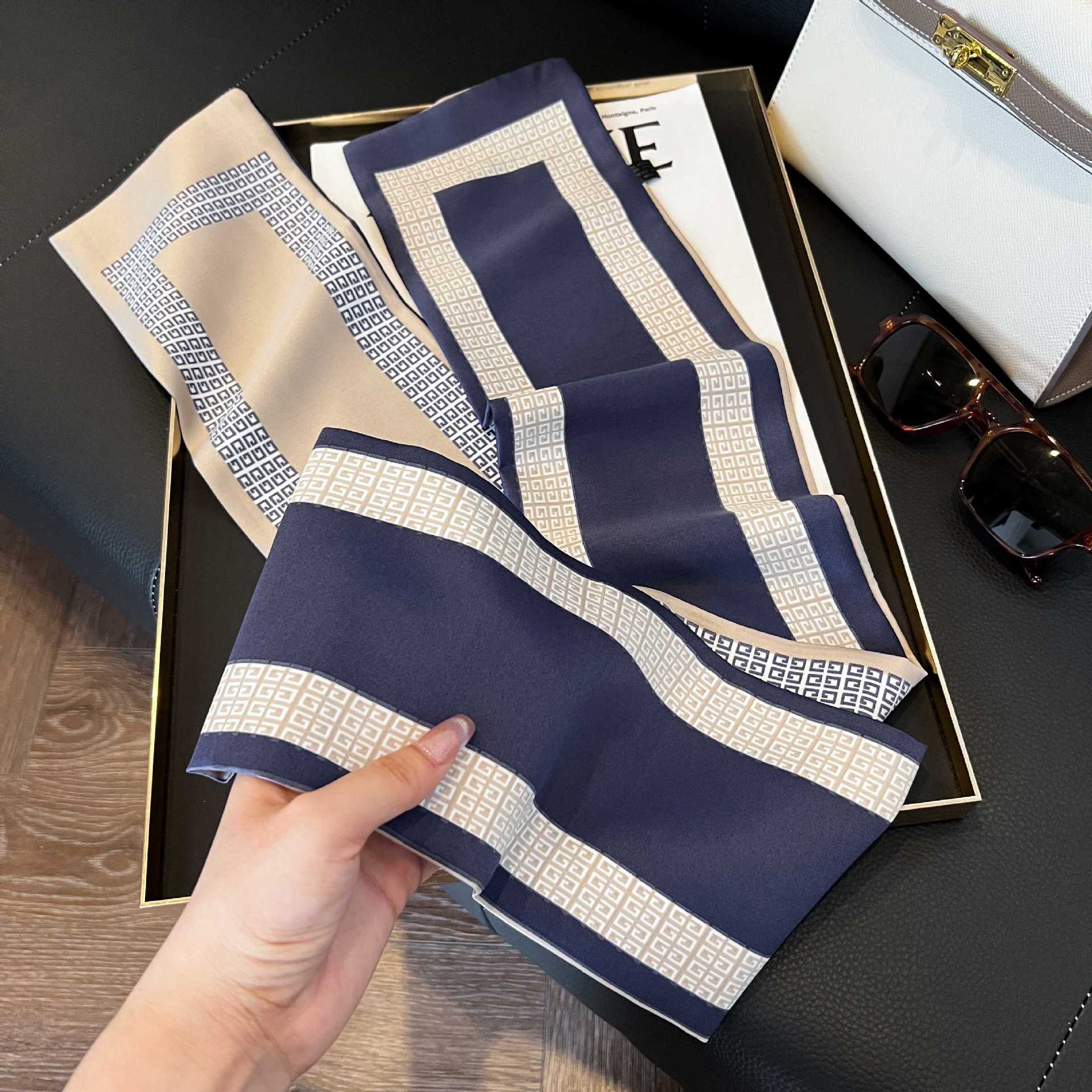 Nueva bufanda de seda pequeña banda larga estrecha para el cabello mujer estilo primavera y otoño moda madre bufanda estilo verano estilo fino serpentina bufanda al por mayor