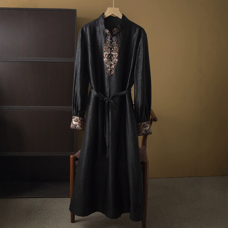 Embroidered 100% mulberry silk Xiangyunsha turtle pattern silk long-sleeve dress for women, new Chinese style, Chun Tan Yan Yu new Chinese style Embroidered 100% mulberry silk Xiangyunsha turtle pattern silk long-sleeve dress for women, new Chinese style, Chun Tan Yan Yu new Chinese style