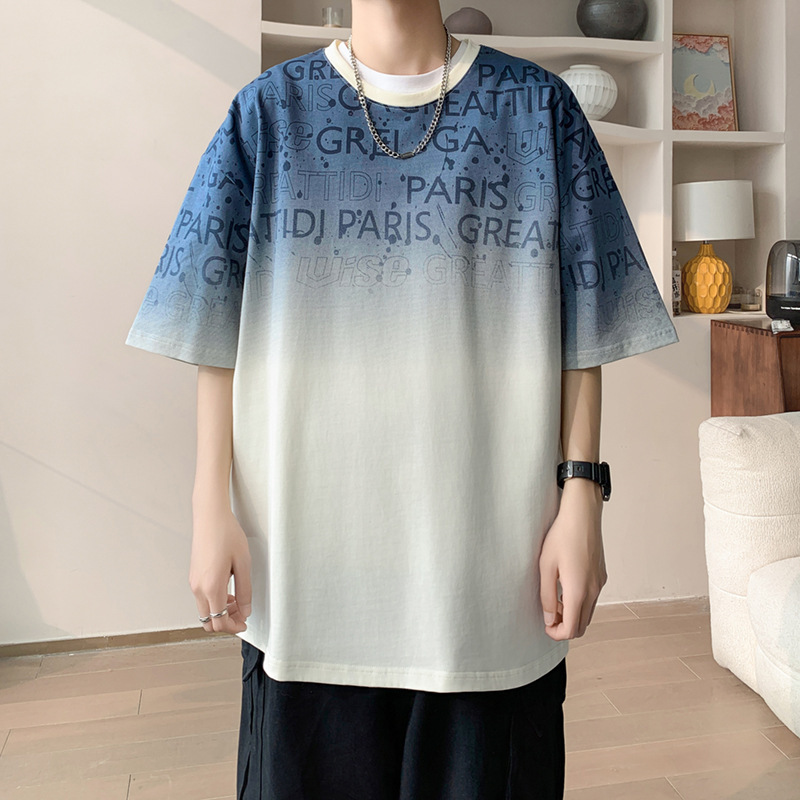 Hombre camiseta de manga corta Hong Kong vientos de tendencia camiseta de verano de cuello redondo camiseta de base casual suelta de cinco mangas para hombres