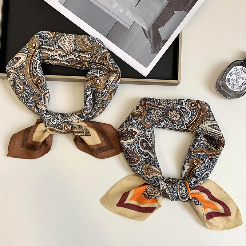 Bufandas de seda cuadrada alta sensación 2025 nuevo algodón y lino impresión coreana bufandas de pelo correa de decoración bufandas al por mayor