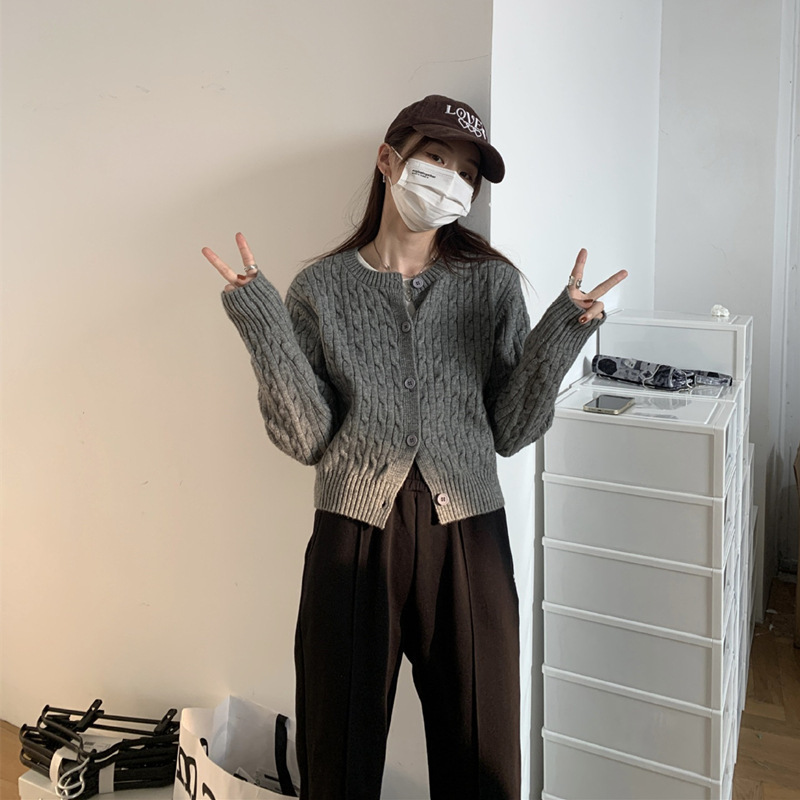 ソリッドカラーショートレトロツイスト長袖セータージャケット女性のための秋と冬の韓国語バージョンインルーズニットカーディガントップ女性のための|undefined