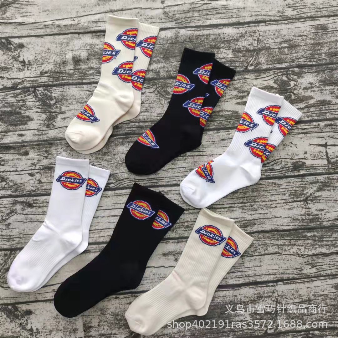 Four Seasons Dix letter sports socks men and women same style towel bottom mid-calf outdoor leisure sports running socks