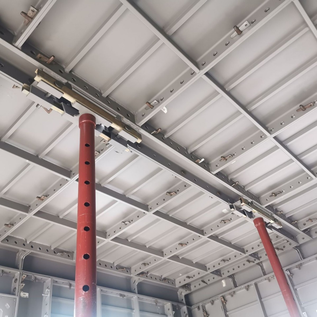 混凝土铝模板湖南融易建工厂供应房建工地施工拉片体系铝模板