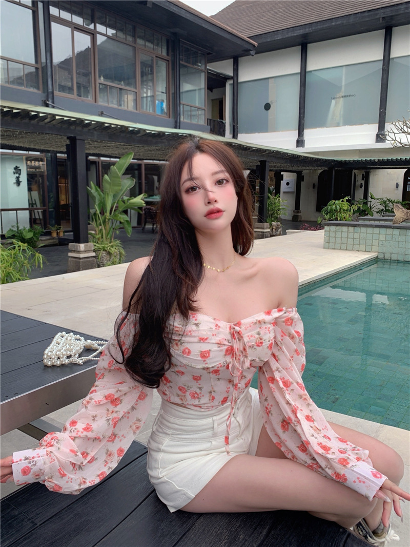 Women's Sweet Floral One-shoulder Shirt - Style