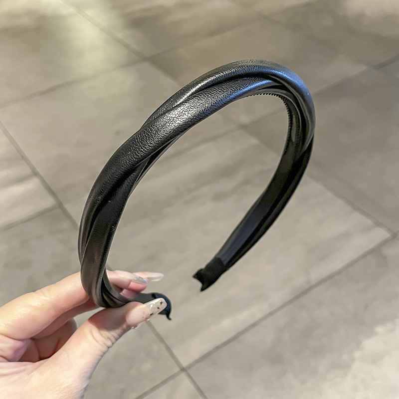 Primavera pequeña diadema fresca para mujer 2025 celebridad de Internet nuevo estilo salvaje fuera de estilo coreano horquilla de cabello prensado diadema accesorios para la cabeza