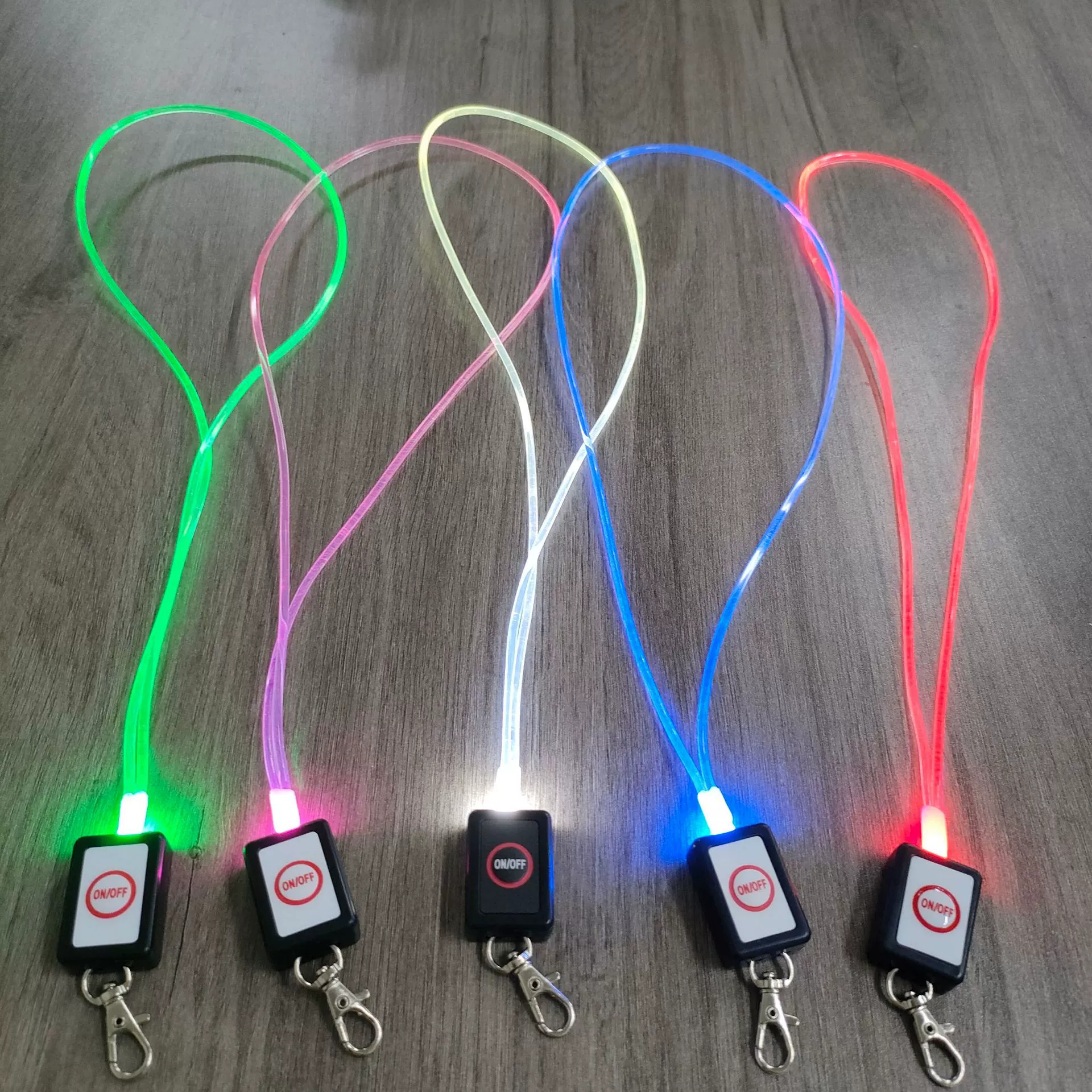 Светодиодный светящийся бренд Ремешок для разрешения на работу Новая выставка Hangtag Значок Веревка Ночной светящийся ремешок для рабочей карты