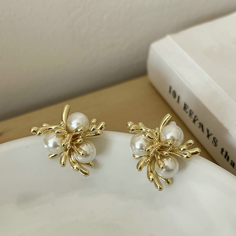 Pendientes de perlas de flor de circón de aguja de plata, pendientes de lujo de alta gama de lujo ligero exquisito, pendientes de todo fósforo blanco de moda de nicho al por mayor