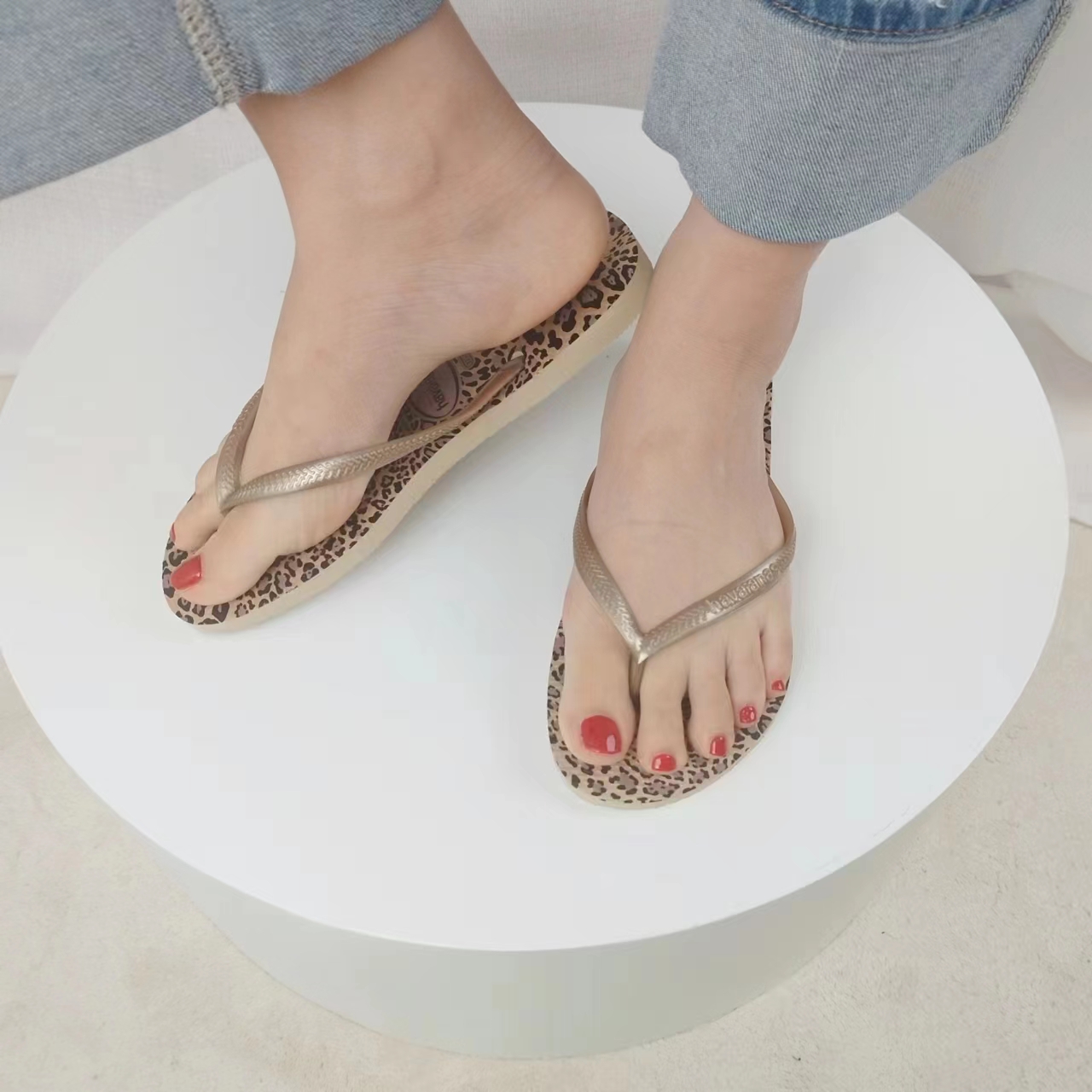 Havaianas Women's Leopard Print Flip-flops For Beach And Summer_voghion.com