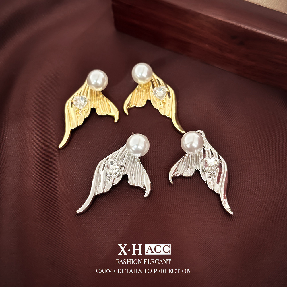 Elegant removable sophisticated design earrings from pearl