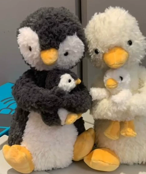 Hug penguins