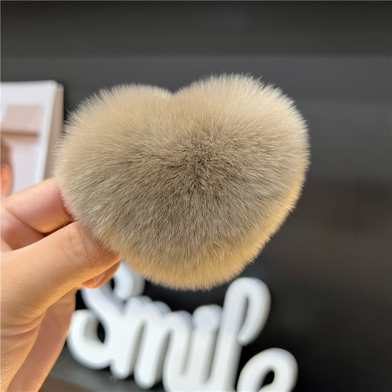 Women's Cute Simple Style Heart Shape Rabbit Fur Hair Clip display picture 16