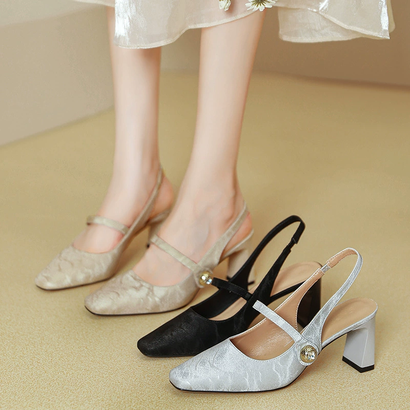 Женские босоножки Баотоу, летние туфли на высоком каблуке, новинка 2025 года, французские туфли Мэри Джейн, серебристые туфли на массивном каблуке с одной лямкой.